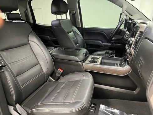 Used 2019 GMC Sierra 2500 Denali w/ Duramax Plus Package AWD/4WD image 61