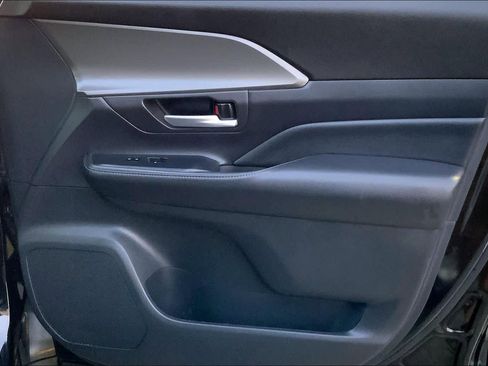 Used 2024 Toyota Grand Highlander XLE image 21