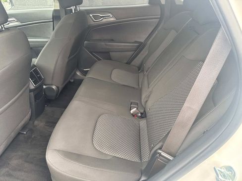 Used 2023 Kia Sportage LX image 15