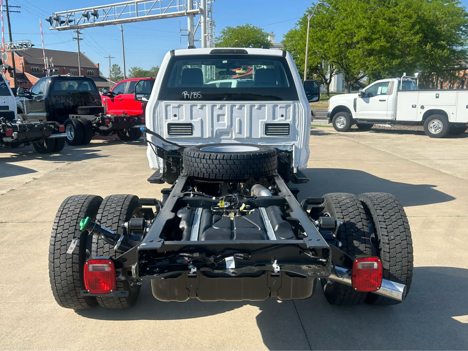 New 2026 Ford F550 4x4 Regular Cab Super Duty image 3