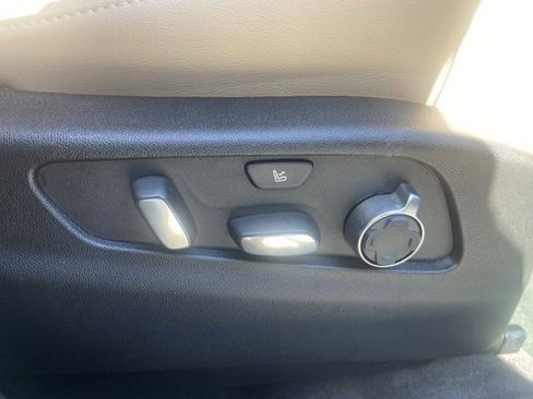 Certified 2025 Cadillac XT4 Premium Luxury image 18