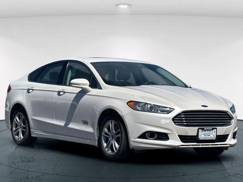 Used 2016 Ford Fusion Energi Titanium w/ Driver Assist Package FWD image 5