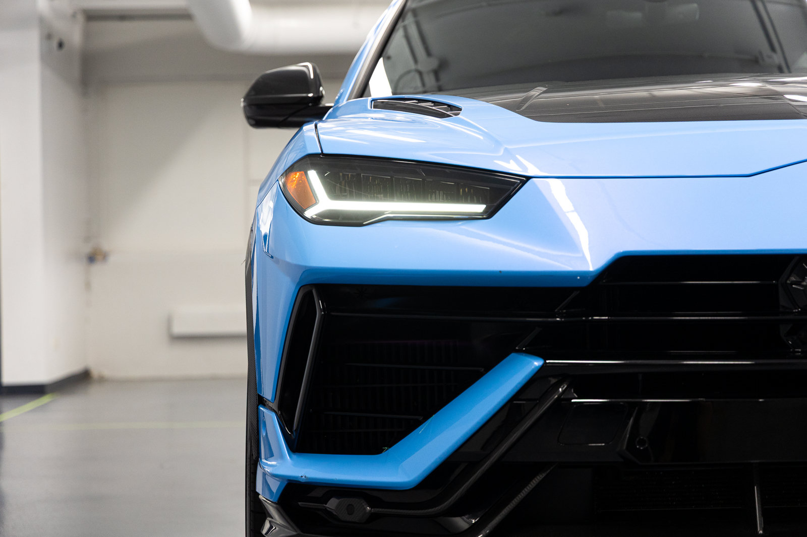 Used 2024 Lamborghini Urus Performante AWD/4WD image 10