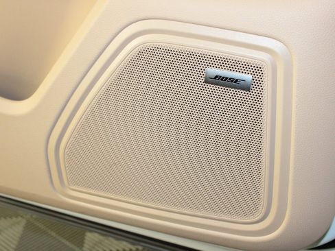 Used 2025 Porsche Macan image 16