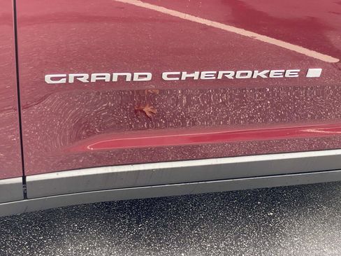 Certified 2024 Jeep Grand Cherokee Laredo X image 24