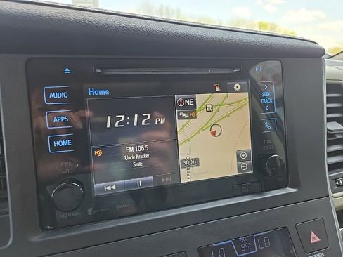 Used 2017 Toyota Sienna XLE AWD/4WD image 52