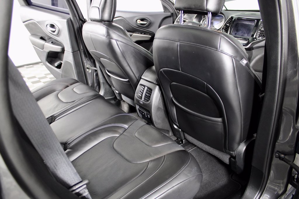 Used 2019 Jeep Cherokee Limited AWD/4WD image 33