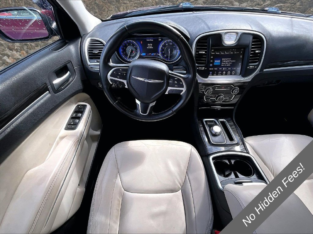 Used 2015 Chrysler 300 Limited RWD image 5