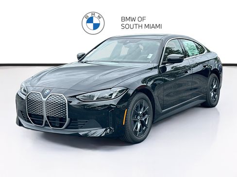 Certified 2025 BMW i4 eDrive40 RWD image 3