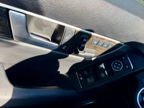 Used 2013 Mercedes-Benz C 250 Sedan image 21