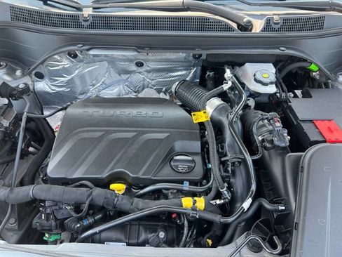 Used 2025 Chevrolet Trax LT w/ Driver Confidence Package FWD image 31
