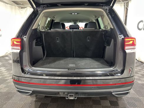 Used 2025 Volkswagen Atlas SE AWD/4WD image 17