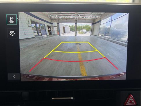 Used 2026 Kia Carnival FWD image 25