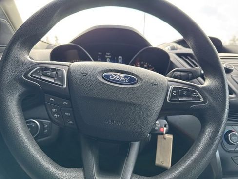 Used 2017 Ford Escape SE image 7