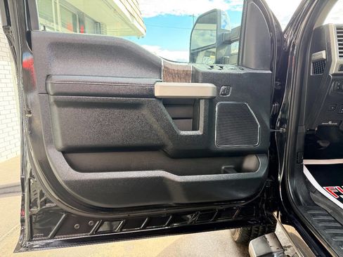 Used 2017 Ford F350 Lariat w/ Lariat Ultimate Package image 17