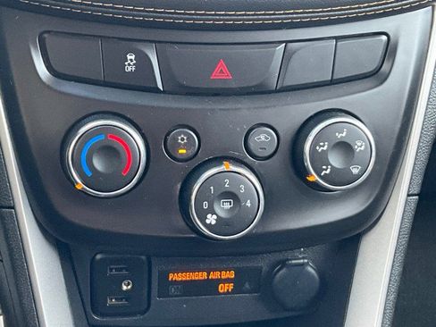 Used 2020 Chevrolet Trax LS w/ Tint and Cruise Package FWD image 19