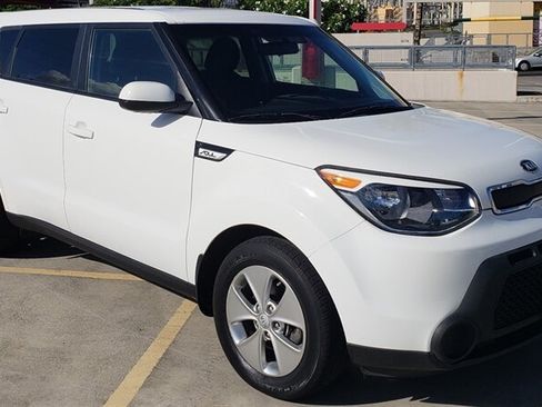 Used 2015 Kia Soul FWD image 4