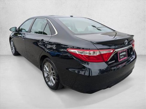 Used 2017 Toyota Camry SE w/ Moonroof Package FWD image 8