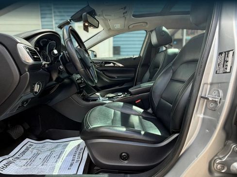 Used 2018 INFINITI QX30 AWD image 12