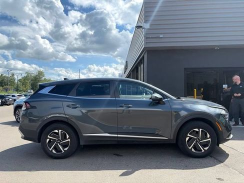 Used 2025 Kia Sportage LX AWD/4WD image 2