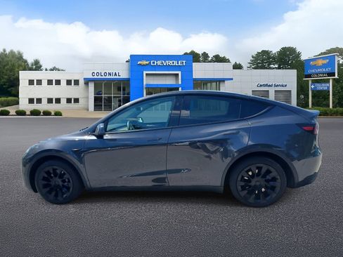 Used 2024 Tesla Model Y Long Range AWD/4WD image 6