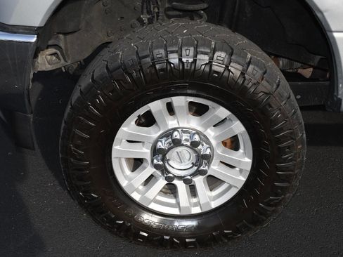 Used 2019 Ford F250 XLT w/ XLT Value Package image 38