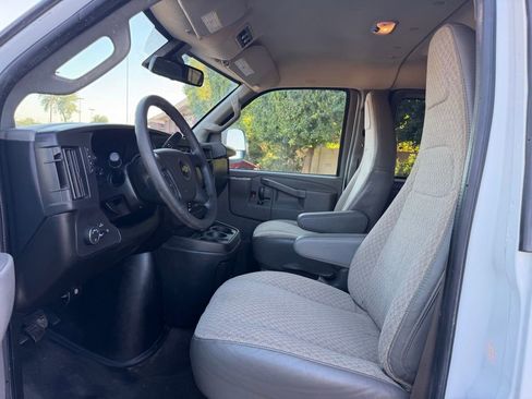 Used 2025 Chevrolet Express 3500 LT w/ LT Preferred Equipment Group image 19