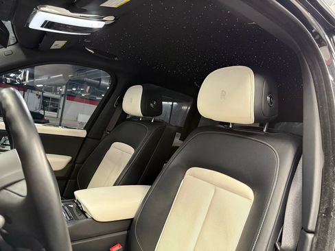 Used 2022 Rolls-Royce Cullinan Black Badge w/ Dark Exterior Package image 35