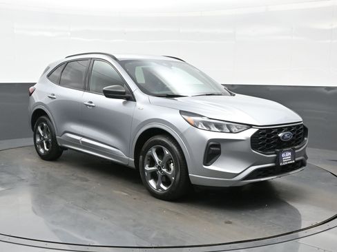 Used 2023 Ford Escape ST-Line image 8