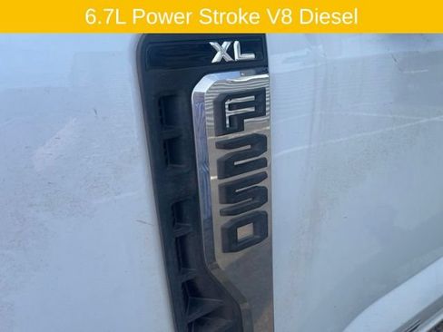 Used 2025 Ford F250 XL w/ XL Chrome Package AWD/4WD image 3