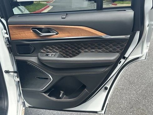 New 2026 Jeep Grand Cherokee Summit AWD/4WD image 16