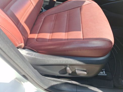 Used 2018 Kia Sorento SX image 36