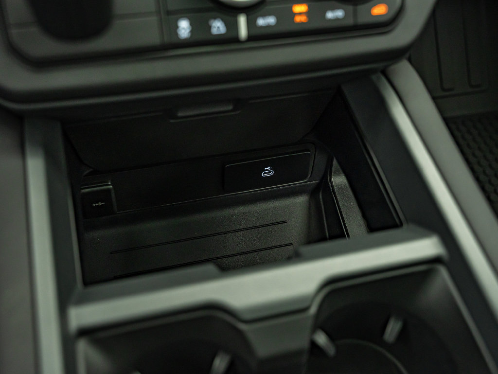 New 2026 Land Rover Defender 110 S AWD/4WD image 34