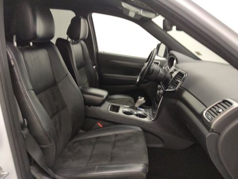 Used 2019 Jeep Grand Cherokee Altitude image 21