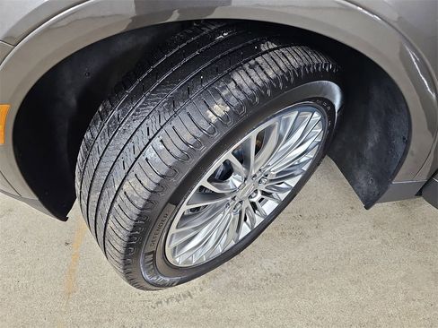 Certified 2019 Cadillac XT5 Premium Luxury w/ Driver Assist Package image 36