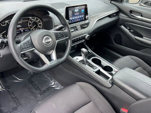 Certified 2023 Nissan Altima 2.5 SV image 10