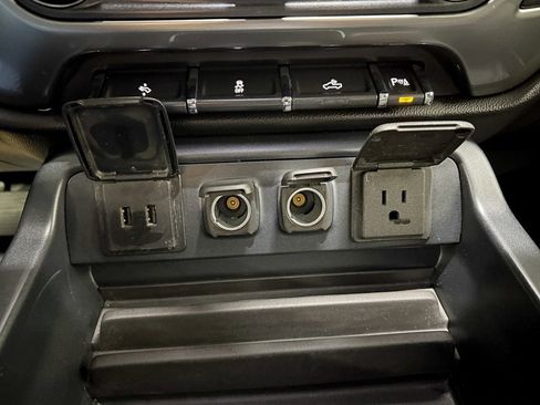 Used 2018 Chevrolet Silverado 1500 LT w/ All Star Edition image 23