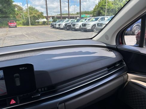 Used 2026 Kia Carnival FWD image 37