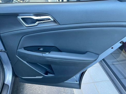 Used 2024 Kia Sportage EX image 28