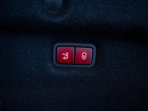 Used 2023 Mercedes-Benz SL 55 AMG 4MATIC image 56