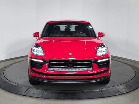 Certified 2026 Porsche Macan AWD/4WD image 10
