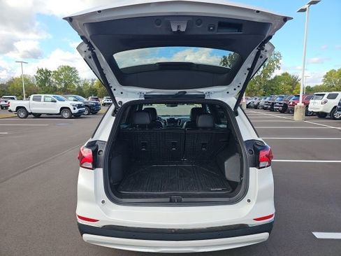 Used 2022 Chevrolet Equinox RS w/ RS Leather Package image 10