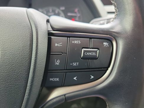 Used 2021 Lexus UX 200 w/ Premium Package FWD image 22