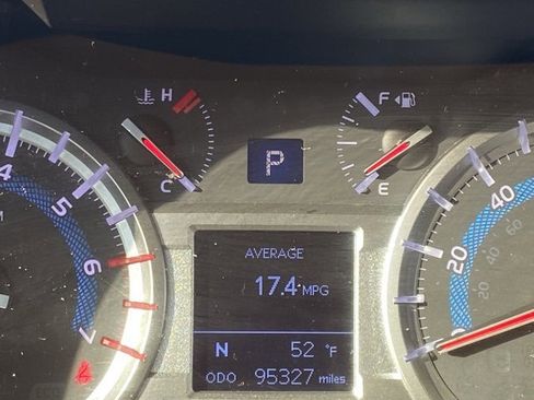 Used 2018 Toyota 4Runner TRD Off-Road Premium image 3