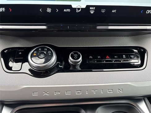 New 2025 Ford Expedition Max Active image 17