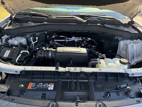 Used 2024 Ford Explorer XLT w/ Equipment Group 202A RWD image 19