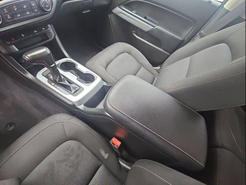Used 2019 Chevrolet Colorado LT AWD/4WD image 16