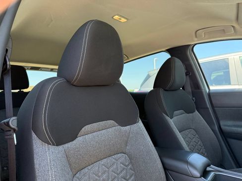Used 2025 Nissan Kicks SV FWD image 25