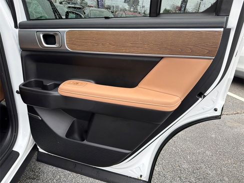 Used 2025 Hyundai Santa Fe Limited image 16