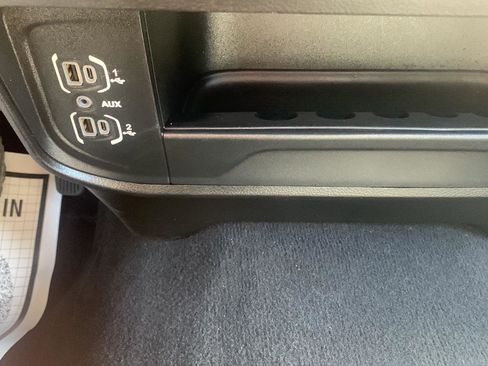 Used 2024 RAM 2500 Big Horn AWD/4WD image 28